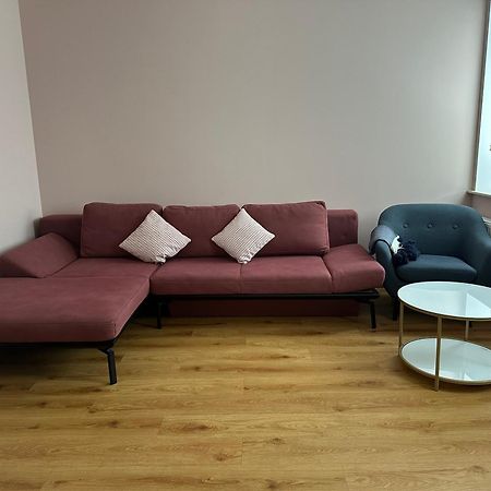 Schoene Drei Raumwohnung. Hell,Stilvoll, Gemuetlich. Borna Extérieur photo