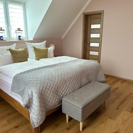 Schoene Drei Raumwohnung. Hell,Stilvoll, Gemuetlich. Borna Extérieur photo