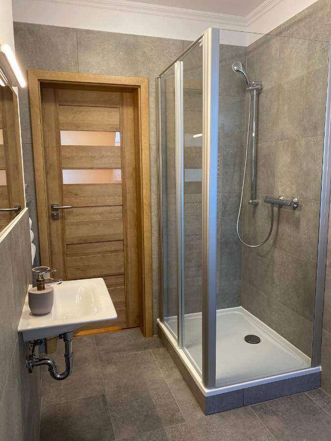 Schoene Drei Raumwohnung. Hell,Stilvoll, Gemuetlich. Borna Extérieur photo