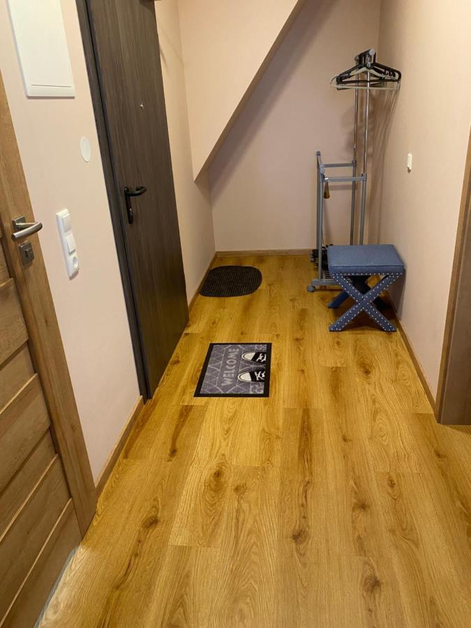 Schoene Drei Raumwohnung. Hell,Stilvoll, Gemuetlich. Borna Extérieur photo