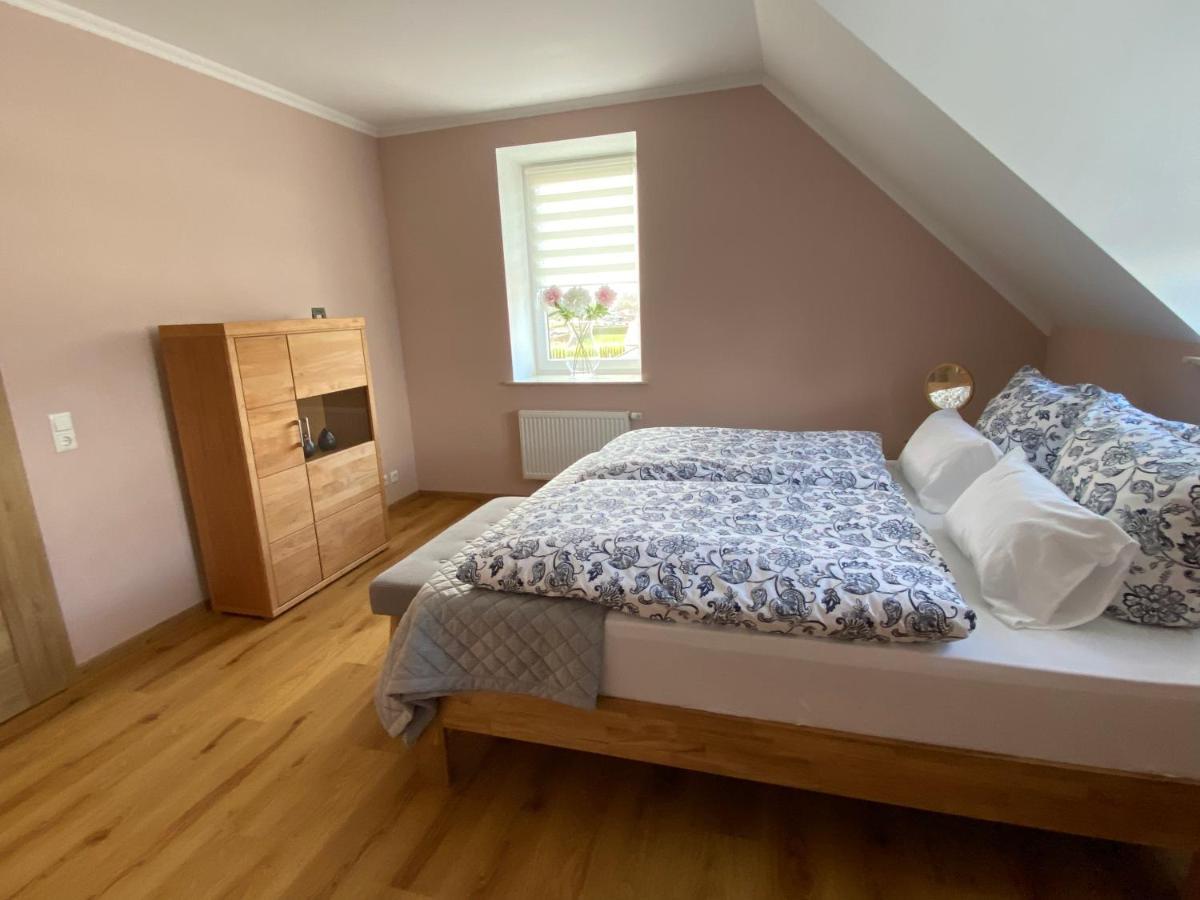 Schoene Drei Raumwohnung. Hell,Stilvoll, Gemuetlich. Borna Extérieur photo