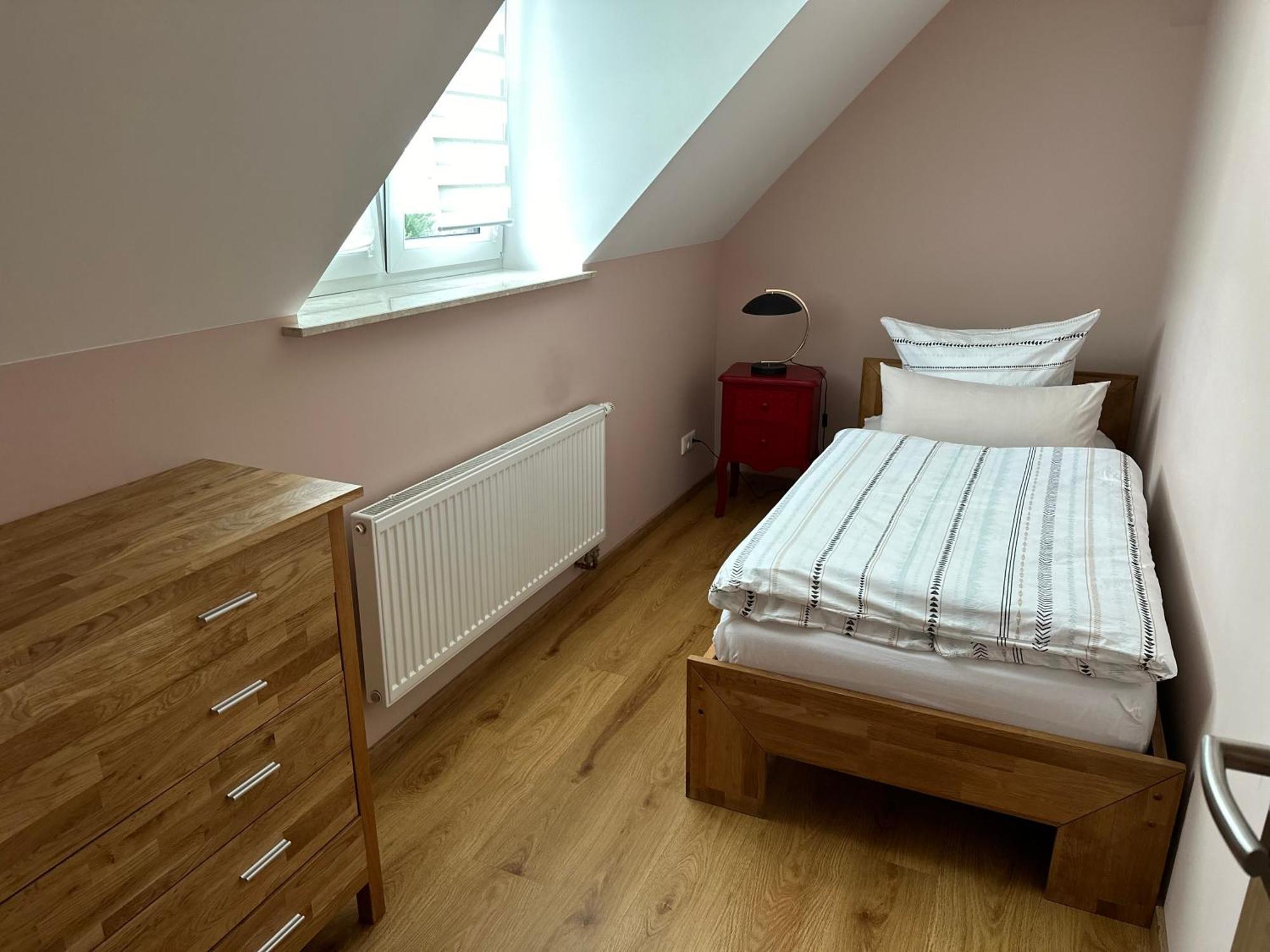 Schoene Drei Raumwohnung. Hell,Stilvoll, Gemuetlich. Borna Extérieur photo